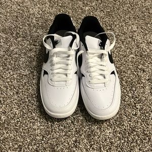 Nike women’s sneakers